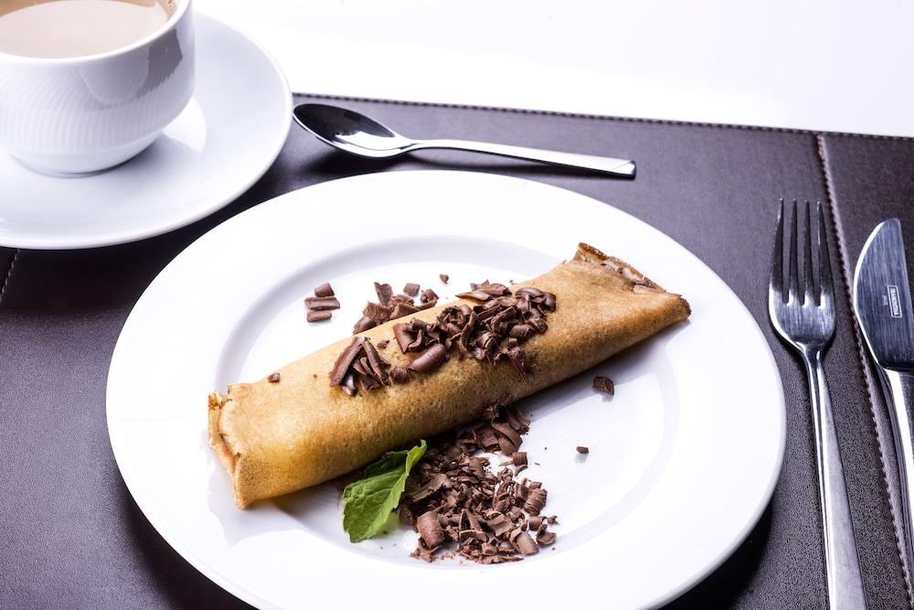 Hotel Laghetto Stilo Centro Gramado Kültér fotó A chocolate spring roll