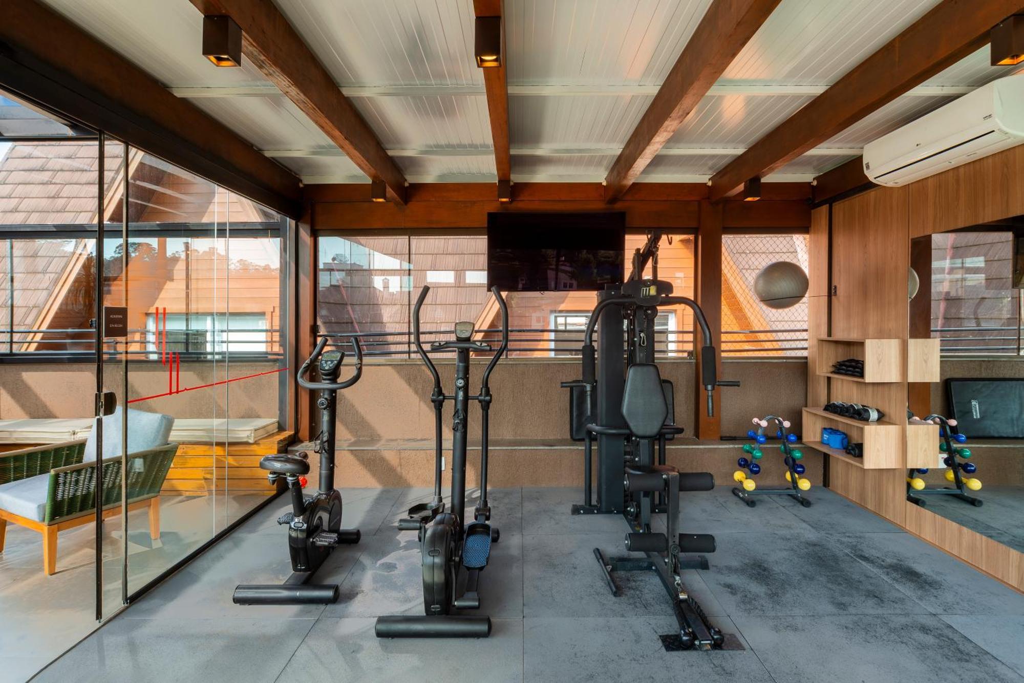 Hotel Laghetto Stilo Centro Gramado Kültér fotó The gym at the hotel